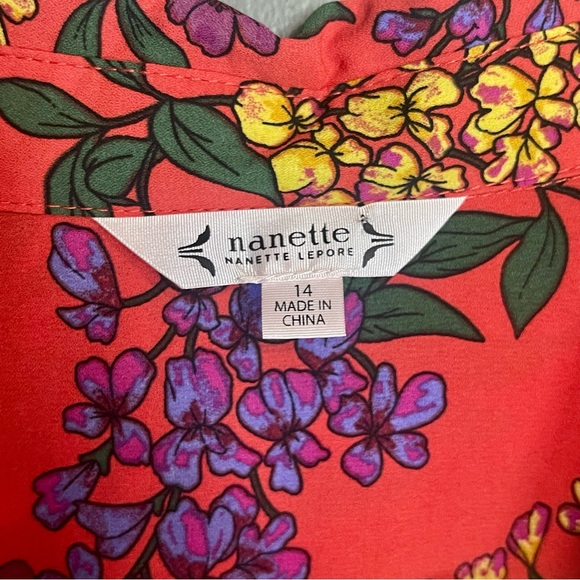 Nanette Lepore Terracotta Flutter Sleeve
Chiffon Floral Print Shirtdress Size 14 - Picture 5 of 10